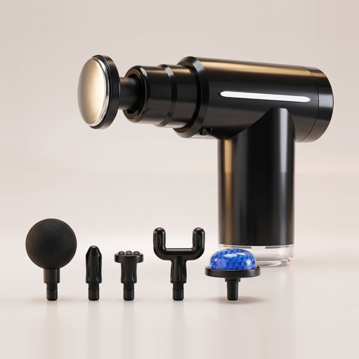 Mini pistolet de massage noir avec tête chauffante argentée montée et cinq embouts dont une tête fraîcheur bleue