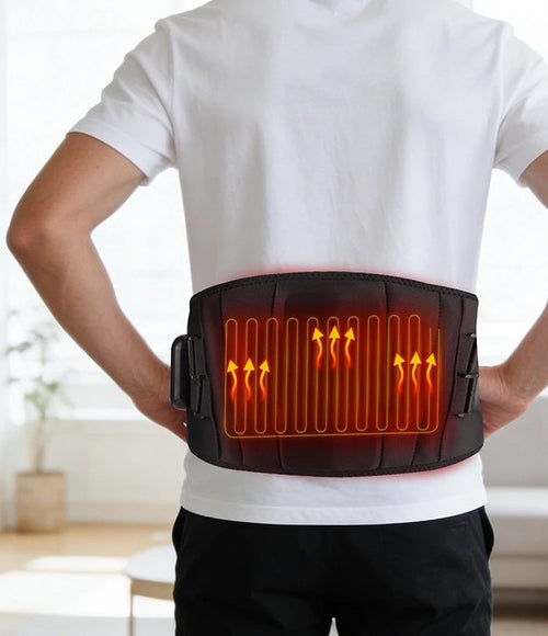 Ceinture chauffante portée dans le bas du dos, zone chauffante mise en évidence