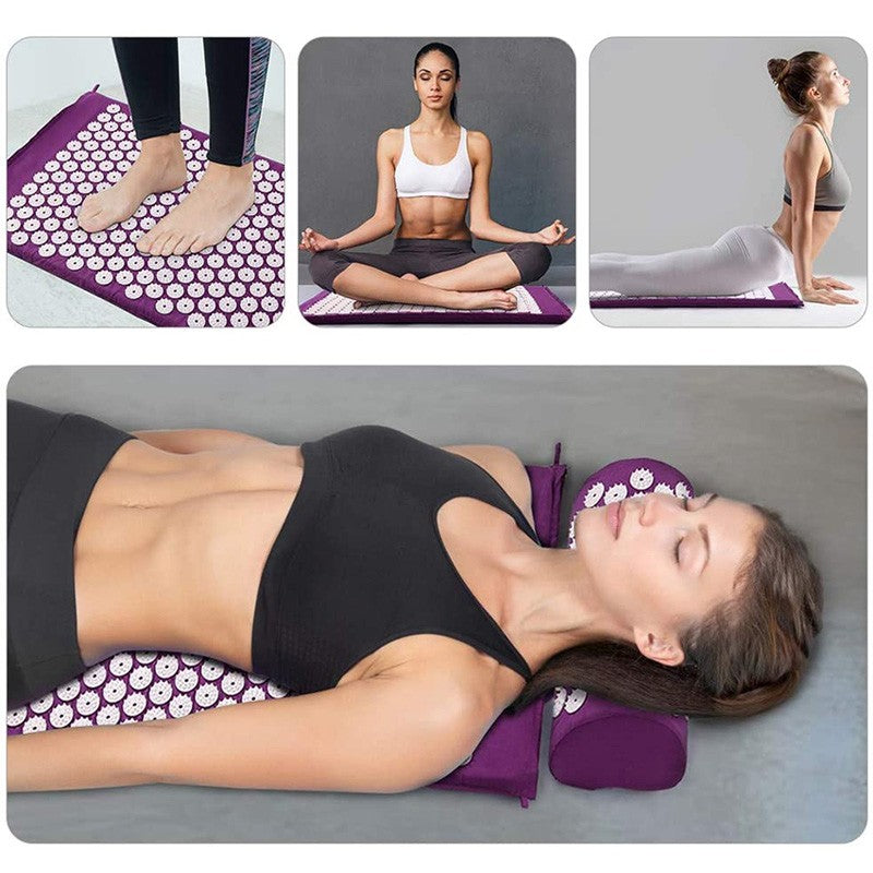 Femme allongée sur le tapis d'acupression, la nuque posée sur le coussin à picots