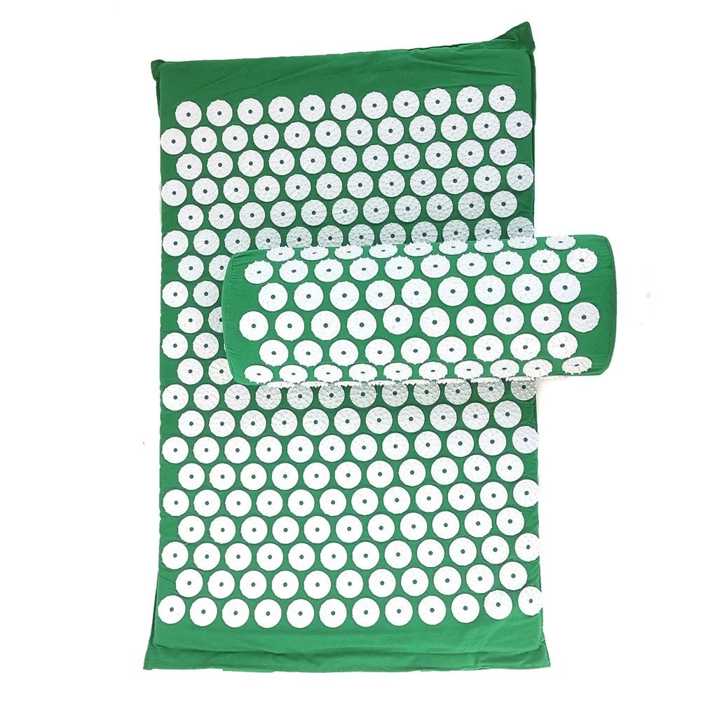 Tapis d'acupression vert avec son coussin pour la nuque, vue de dessus